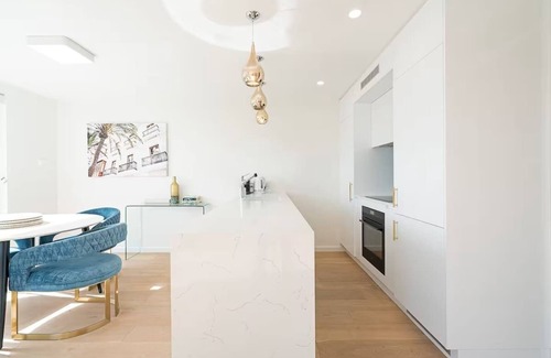 Sandy Bay Maison | Waterfront Stay at Nutgrove Beach