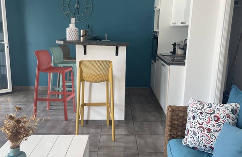 Porticciolo Appartement | Étage de Villa avec grand terrasse - calme, unique et pieds dans l'eau -