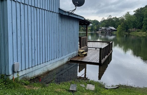 Rising Fawn Cabine | Waterfront Tiny Fishing Cabin -30 minutes from Chattanooga