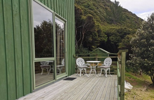 Saint Omer Cabine | Waterfront unit ' Bell Bird'