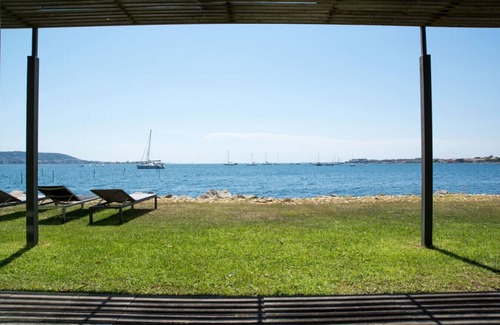 Balaruc-les-Bains Villa | Waterfront Villa overlooking Sète