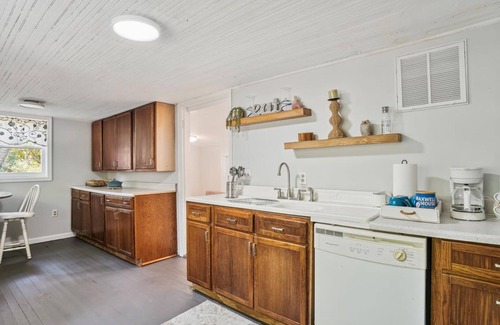 Golts Autre | Waterfront venue on secluded 60 acres with 2 homes great for a family retreat