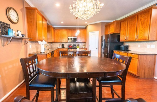 Katy Maison | WaterFront View 2Br 1.5Ba Home