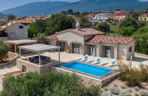 Karavomylos Villa | Villa Frydi Super Luxury Villa front de mer 3 + 1 lit 3 salles de bain piscine privée