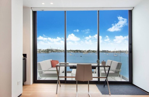 Venetian Islands Maison | Waterfront Villa - Rooftop Pool & Spa - Theater