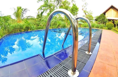 Matara Villa | Villa pieds dans l'eau avec piscine extérieure (12P)