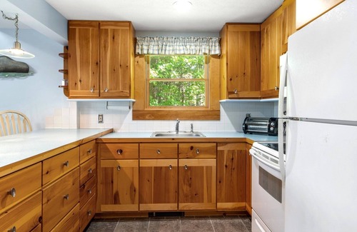 Lyman Maison | Waterfront w/ Kayak's, SUP's and Ping Pong Table!