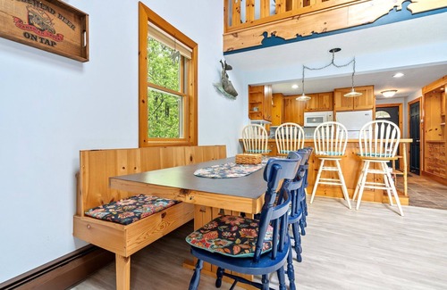 Lyman Maison | Waterfront w/ Kayak's, SUP's and Ping Pong Table!