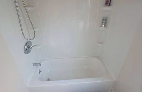 Wyandotte Maison | Waterfront 1-bedroom house with WiFi, AC in adorable Wyandotte