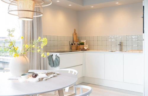 Heeg Maison | Waterlodge in Heeg - Relax, sail and enjoy!