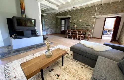 Montastruc-de-Salies Maison | Watermill in the mountains with private pool