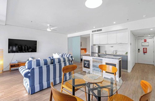 Cairns Central Business District Appartement | Waters Edge at Harbour Lights Poolside Convenience