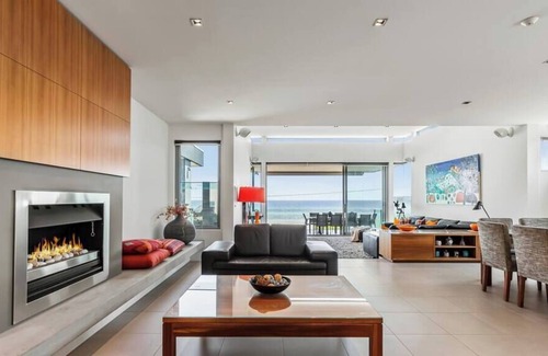 Edithvale Maison | Waters Edge Retreat - water views on the beach