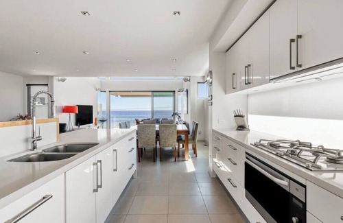 Edithvale Maison | Waters Edge Retreat - water views on the beach