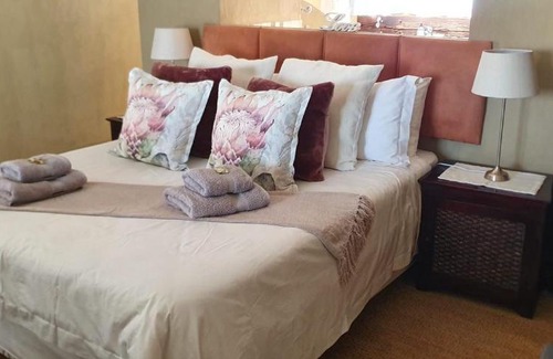 Kosmos Maison | Watershed Guest House