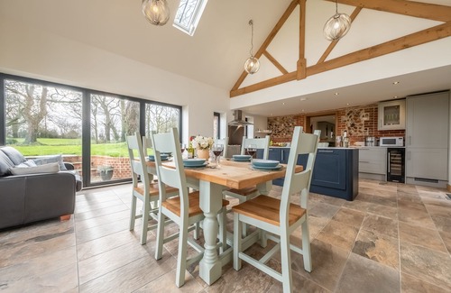 Fakenham Maison | Waterside Barn, Binham, Norfolk