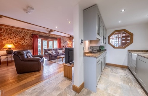 Fakenham Maison | Waterside Barn, Binham, Norfolk