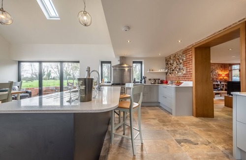 Fakenham Maison | Waterside Barn, Binham, Norfolk