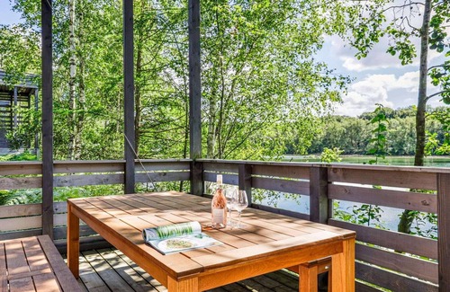 Maubray Villa | Sky Pad Waterside Elegance