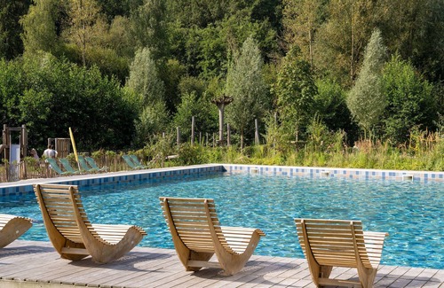 Maubray Villa | Sky Pad Waterside Elegance