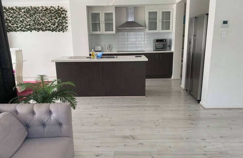 Rothwell Maison | Waterside holiday