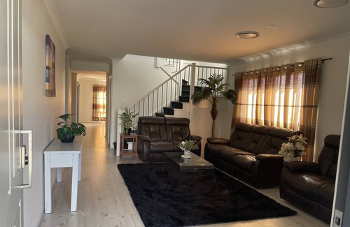 Newport Maison | WATERSIDE HOLIDAY HOME