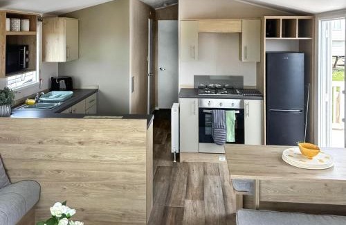 Winestead Maison | Waterside Lodge
