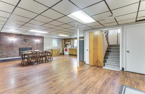 Oakville Maison | Watertown Home with Yard 1 Mi to Echo Lake Park!
