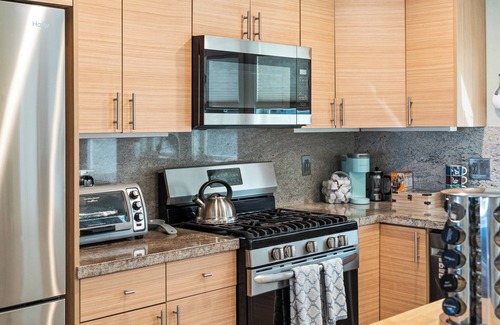 Silver Strand Maison | Watch the Sailboats from your Patio, Pet-Friendly, and Kayaks for you!