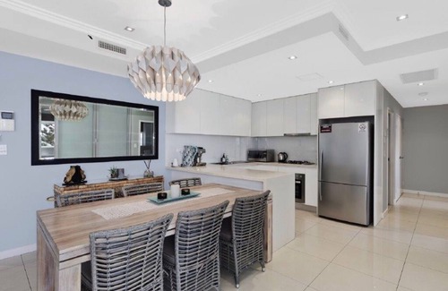 The Entrance Appartement | Waterview galore penthouse avec jacuzzi privé sur le toit