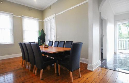 Wagga Wagga Appartement | Waterviews - Hidden Gem in CBD - Sleeps 10