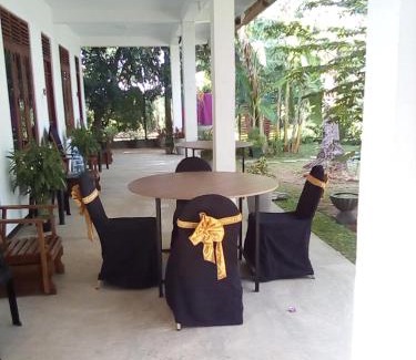 Polonnaruwa Cabine | Waterway garden
