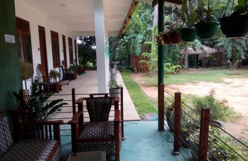 Polonnaruwa Cabine | Waterway garden