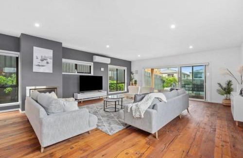 Ocean Grove Maison | Waterways Luxury Poolside Retreat in Prime Location