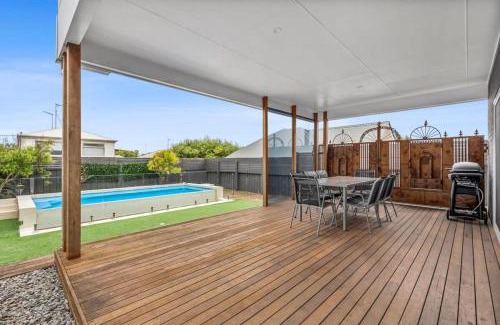 Ocean Grove Maison | Waterways Luxury Poolside Retreat in Prime Location