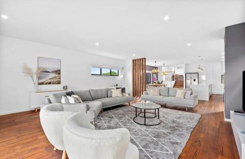 Ocean Grove Maison | Waterways Luxury Poolside Retreat in Prime Location