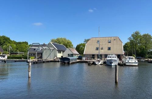 Uitwellingerga Appartement | Waterzicht