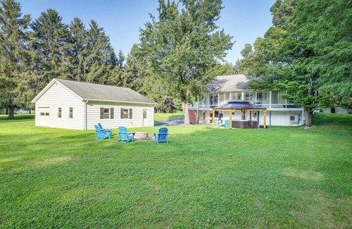 Watkins Glen Cottage | Watkins Glen Home w/Hot Tub ~ 3 Mi to Raceway!