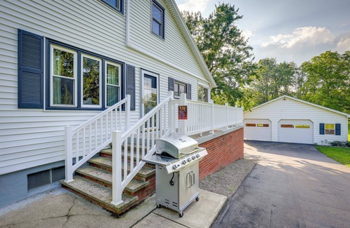 Watkins Glen Cottage | Watkins Glen Home w/Hot Tub ~ 3 Mi to Raceway!