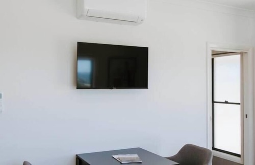 Central Mudgee Maison | Wattle and Gum Suite A Stylish Boutique style Stay