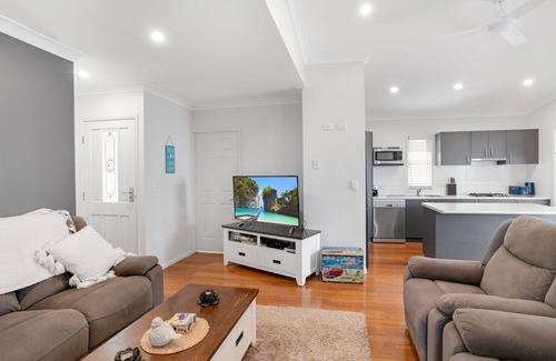 Eurong Maison | Wattlebird Cottage Eurong Fraser Island