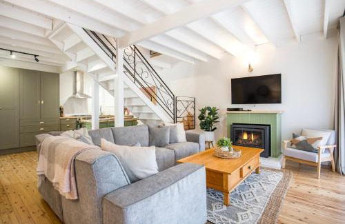 Callala Beach Maison | Watts Haus Pet Friendly 5 Mins Walk to Beach
