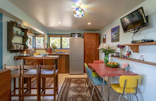 Raglan Appartement | WaveCatcher Whale Bay Surf Studio Flat