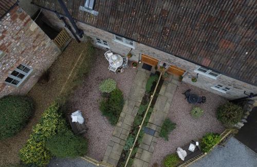 Axbridge Maison | Wavering
