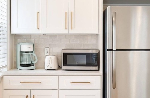 Neptune City Appartement | Waves & Warmth | Walk to Beach | Hot Tub