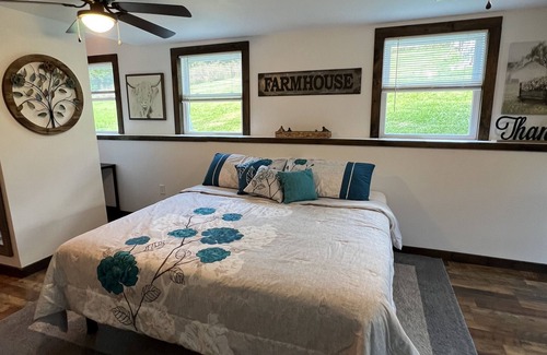 Gap Mills Autre | Way Up Acres and Lodging