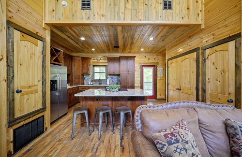 Broken Bow Cabine | Waymaker, Couples, Hot Tub, Firepit, Soaker Tub