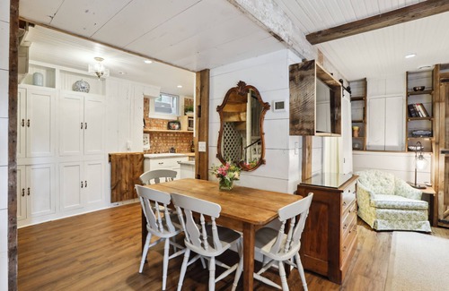Wayzata Maison | Cozy Studio, Heart Of Downtown Wayzata