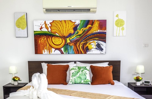 Nanai Road Station Balnéaire | Patong Deluxe Seaview Apartment avec Swimup Bar & Poolside Restaurant & Gym