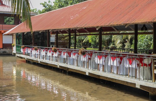 Calamba Maison | Nous proposons un hébergement hôtelier de première classe avec restaurant, bar et espace de réception.